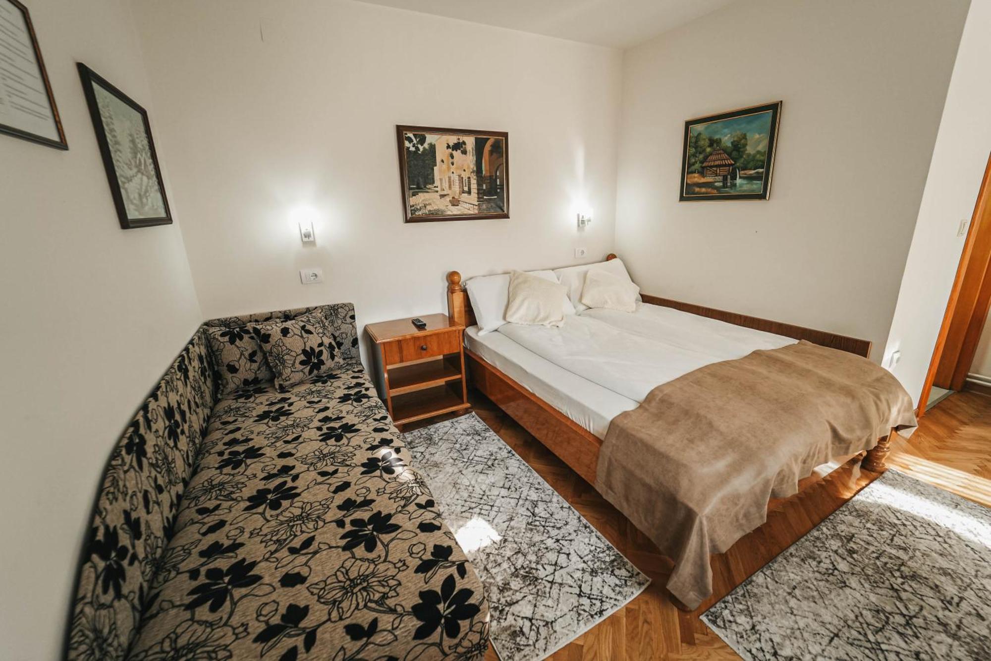 B&B Passage Sremska Mitrovica Buitenkant foto