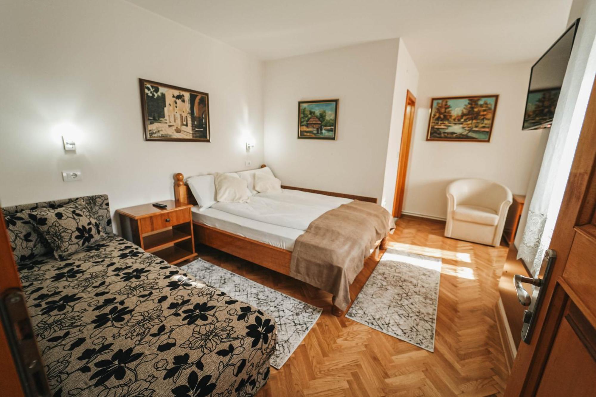 B&B Passage Sremska Mitrovica Buitenkant foto