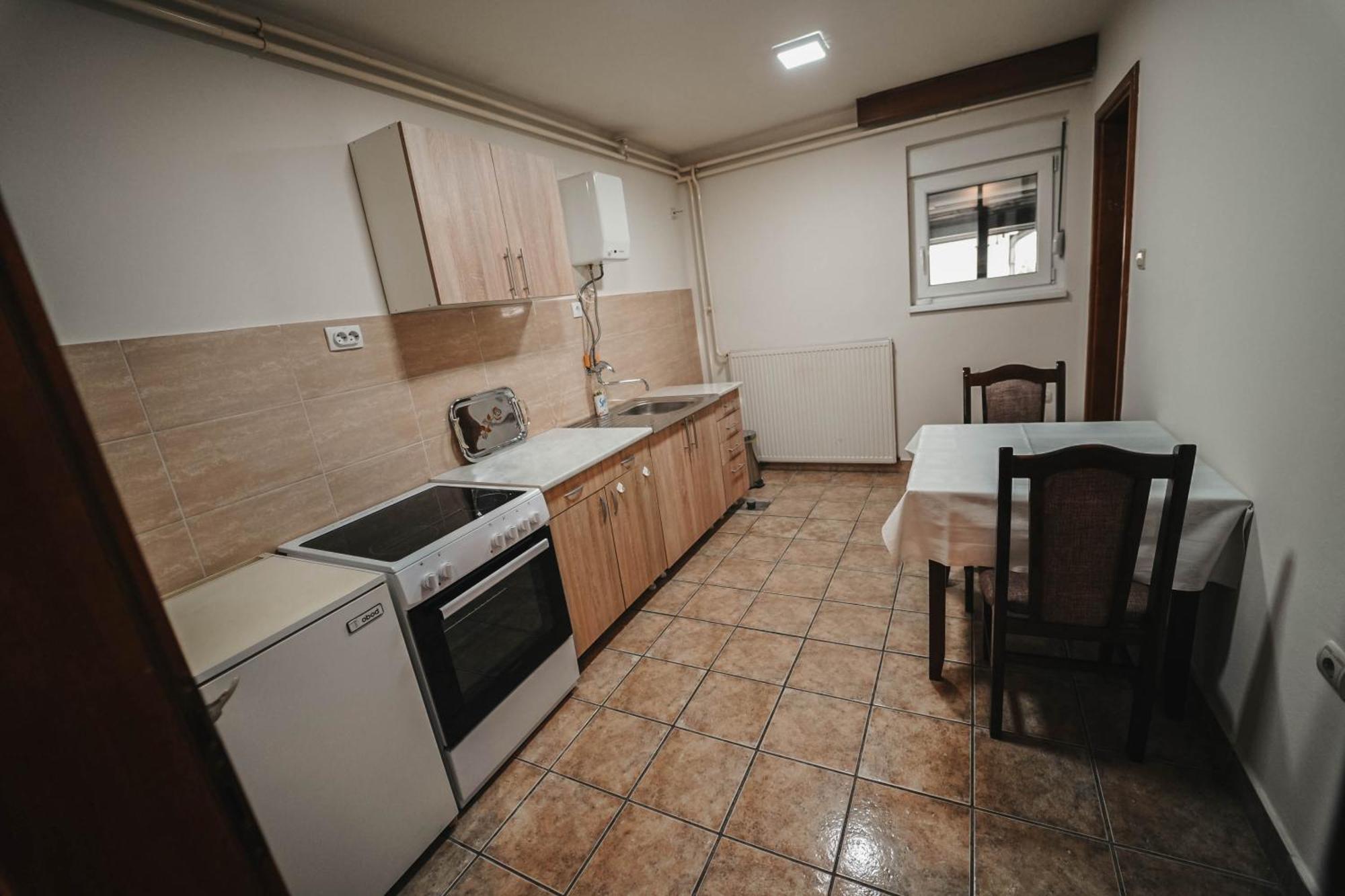 B&B Passage Sremska Mitrovica Buitenkant foto